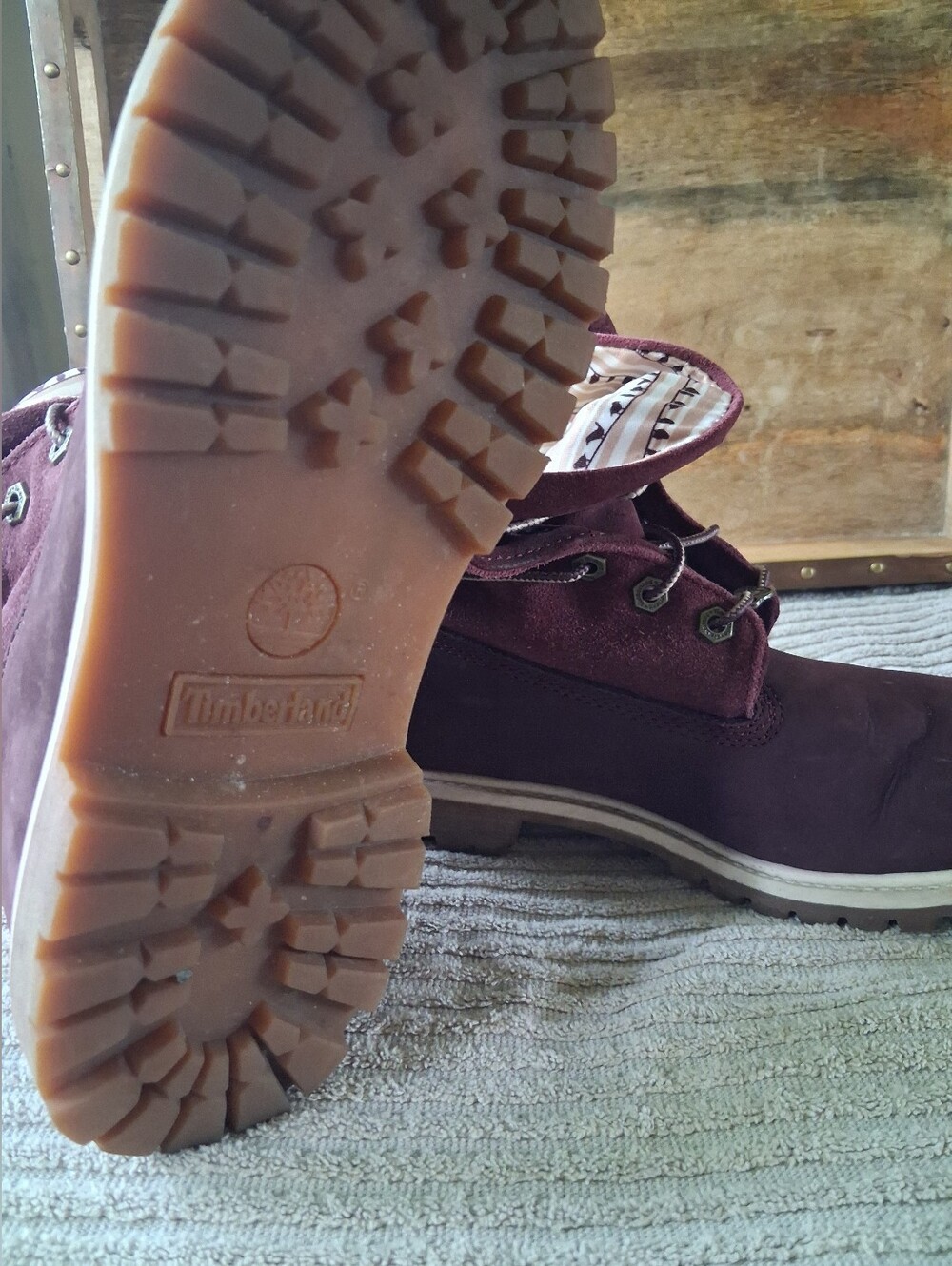 Timberland Waterproof Women's Deep Wine Suede Lace-Up Boots Size 9.5 - Picture 3 of 6
